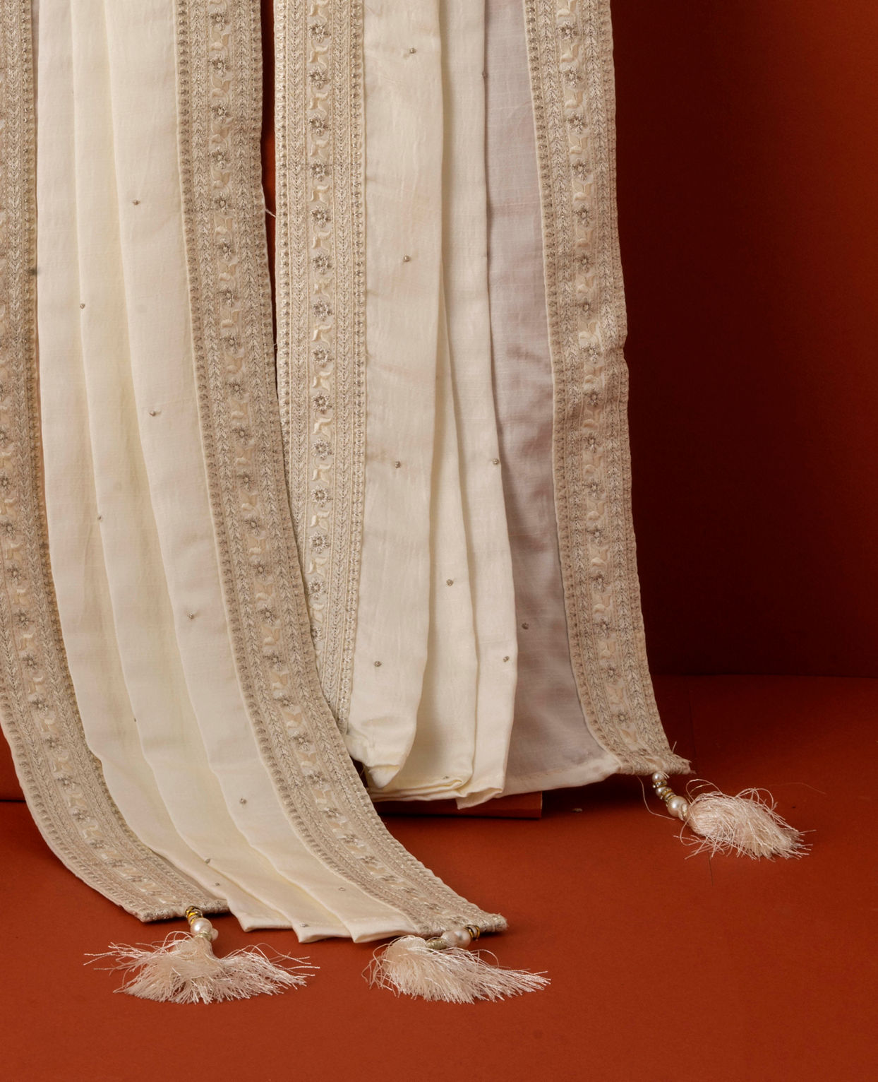 Manyavar Men Elegant Cream Dupatta