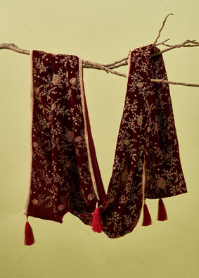 Manyavar Men Maroon Velvet Dupatta with Embroidery