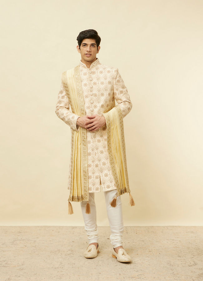 alt message - Manyavar Men Sand Beige Bel Buti Patterned Stole image number 2