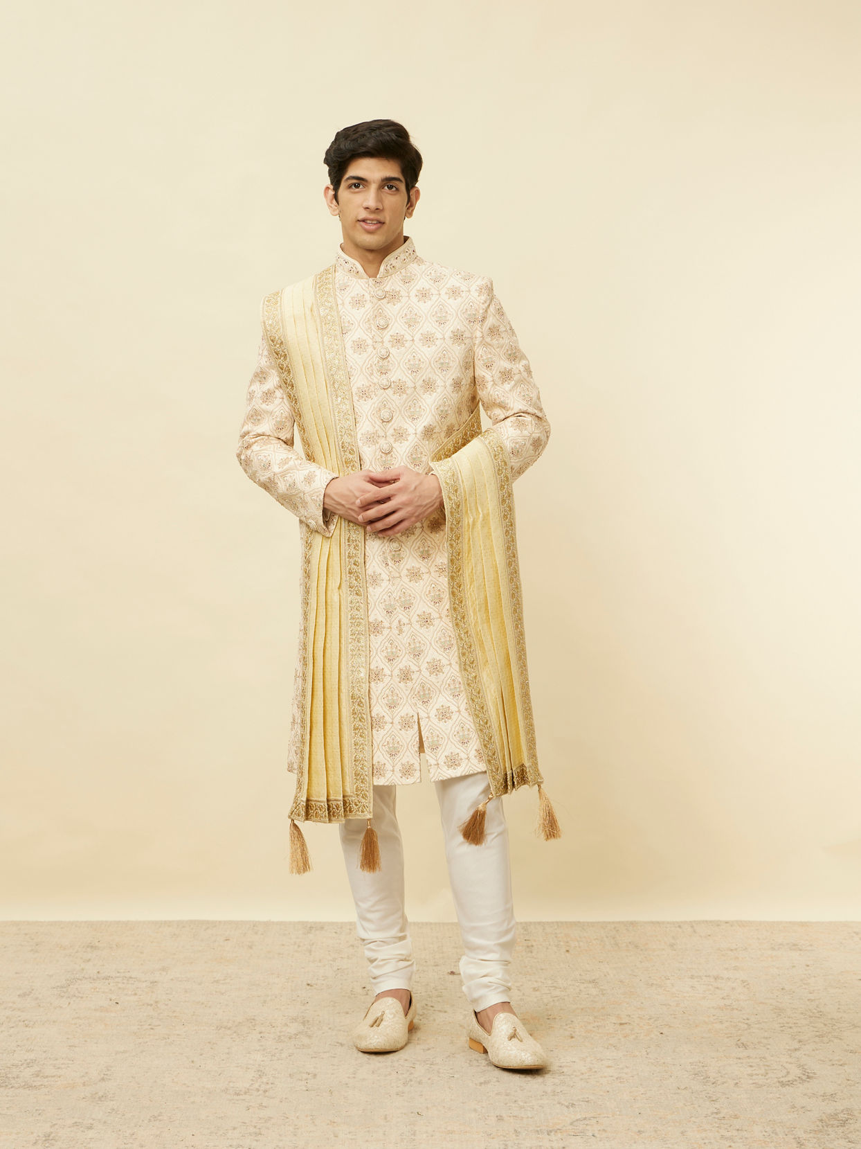 alt message - Manyavar Men Sand Beige Bel Buti Patterned Stole image number 2