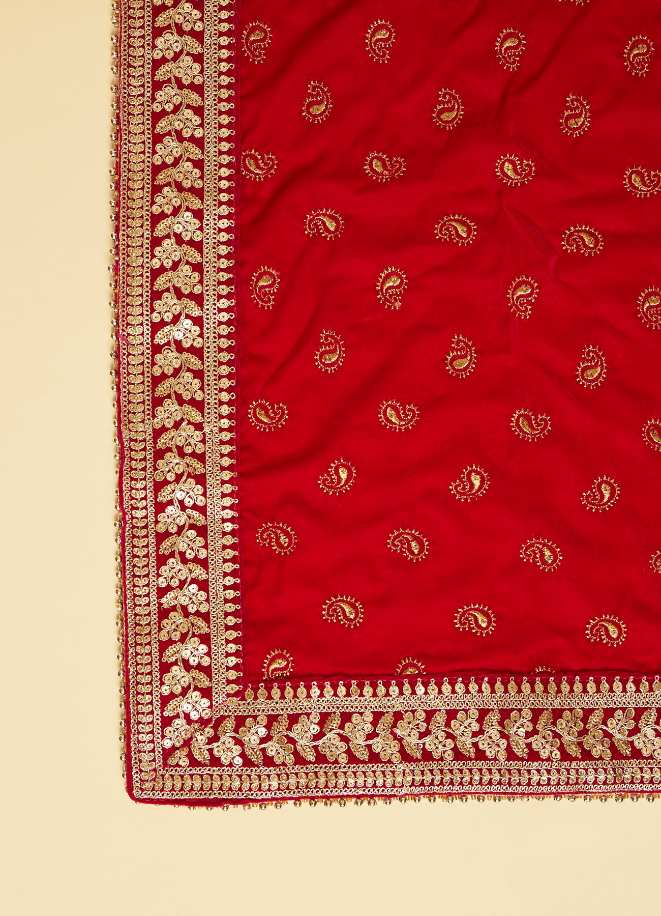 Manyavar Men Ruby Pink Paisley Patterned Stole