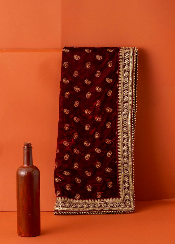 Manyavar Men Maroon Paisley Motif Dupatta