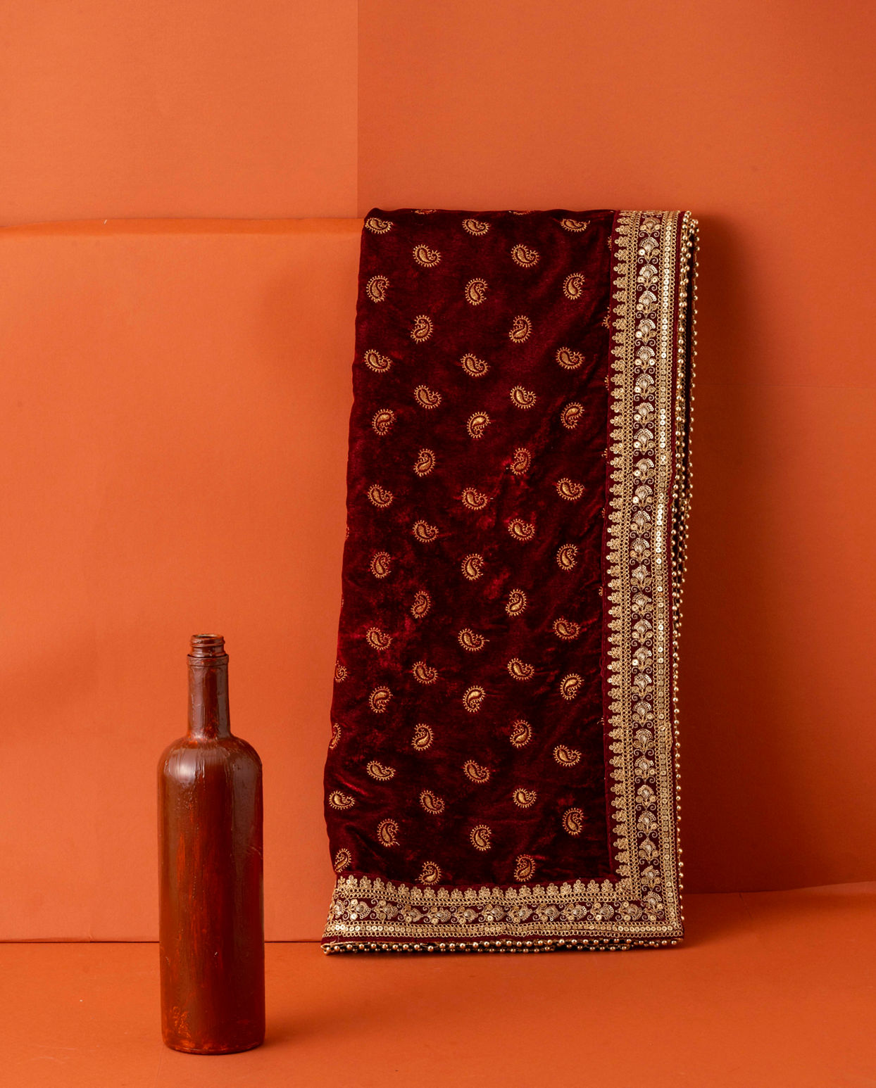 Manyavar Men Maroon Paisley Motif Dupatta