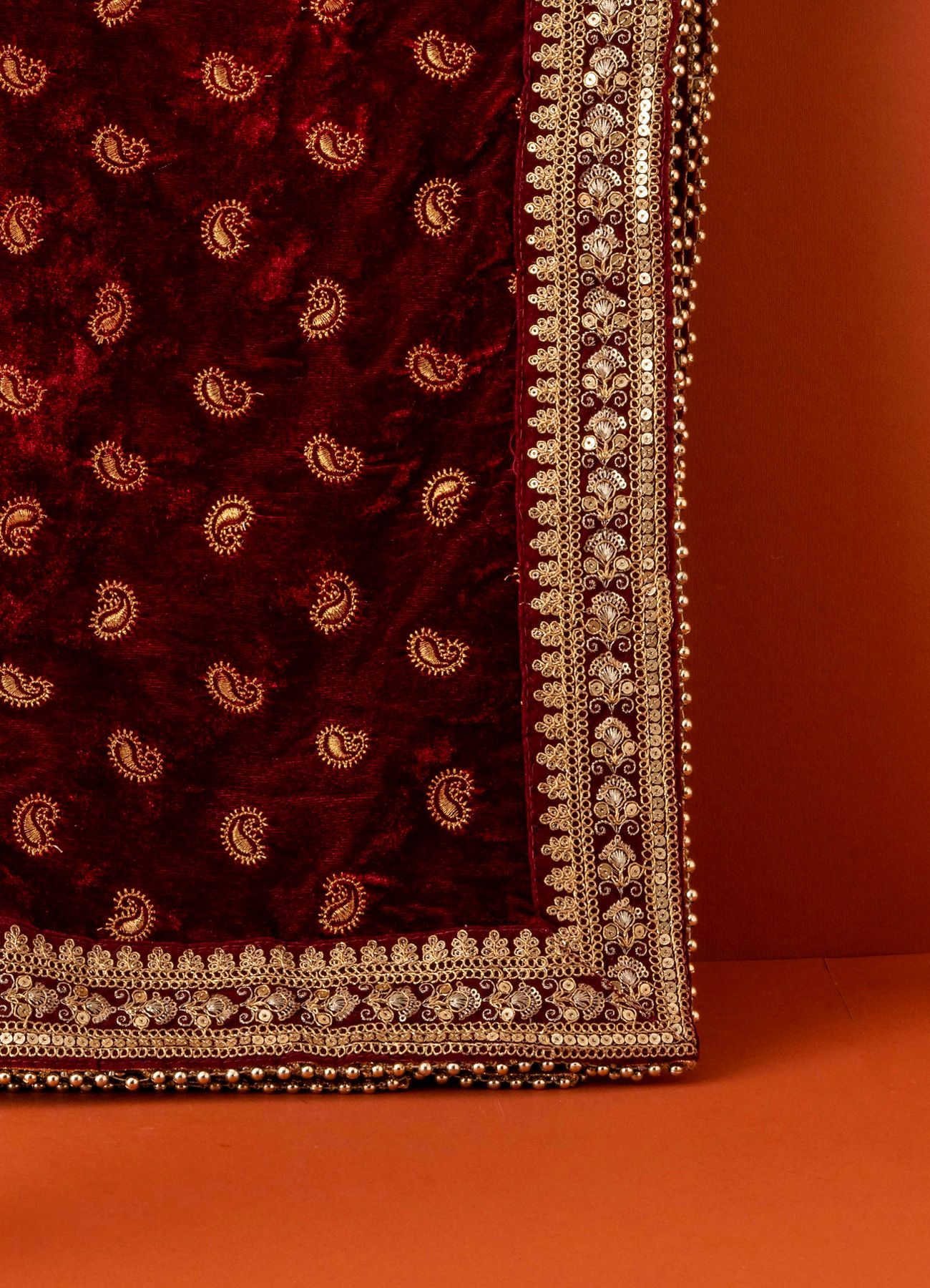 Manyavar Men Maroon Paisley Motif Dupatta