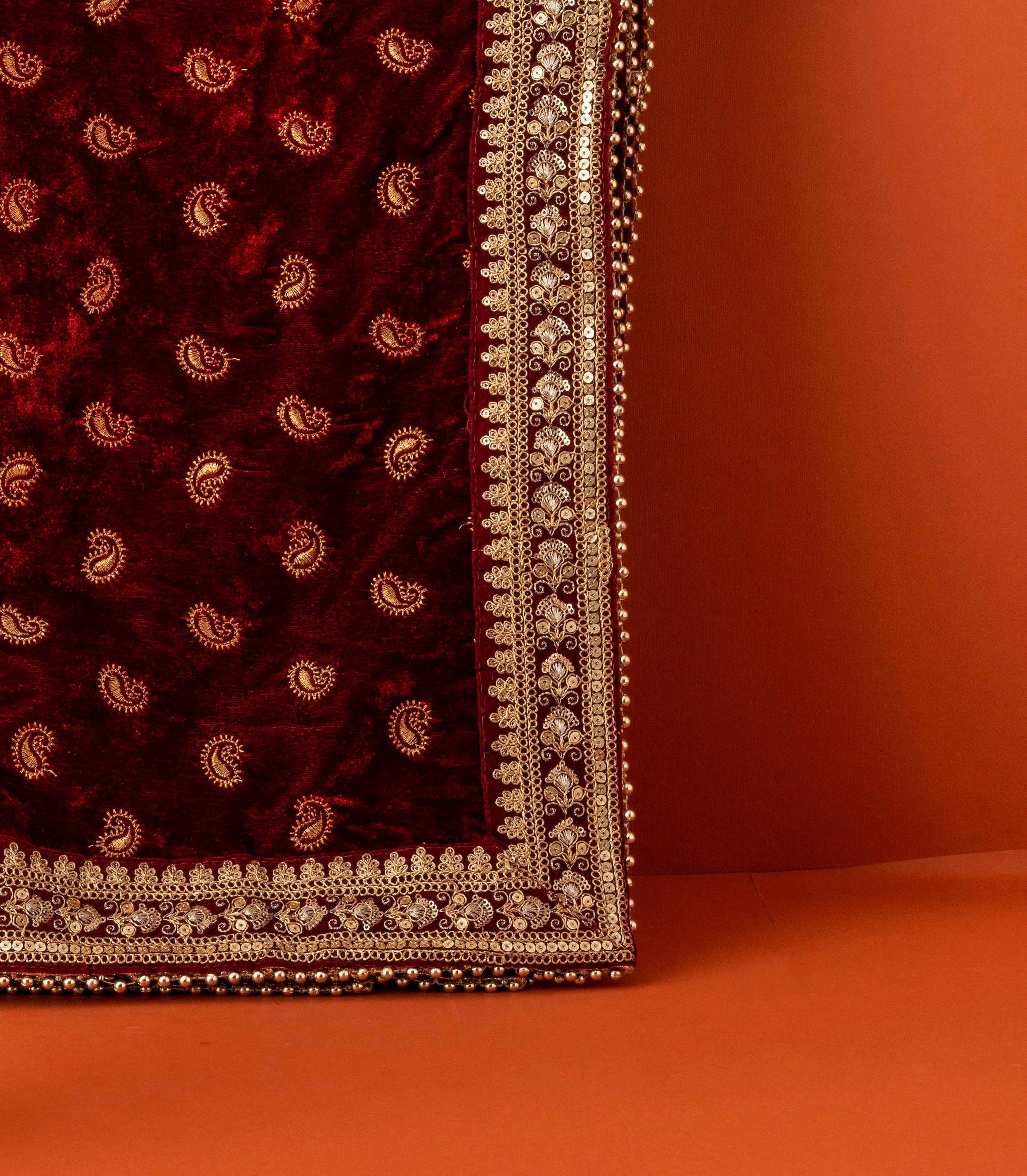 Manyavar Men Maroon Paisley Motif Dupatta