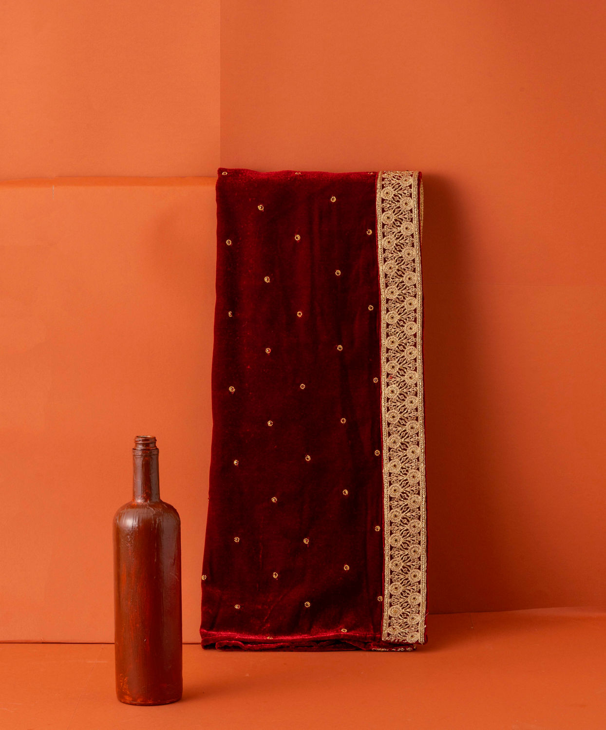 Manyavar Men Maroon Filigree Embellished Dupatta