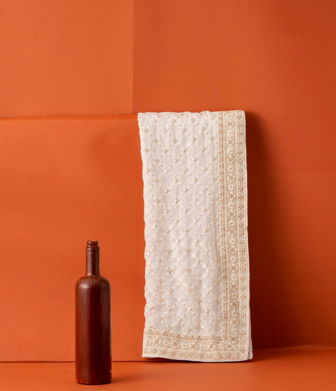 Manyavar Men Pristine White Paan Leaf Motif Stole