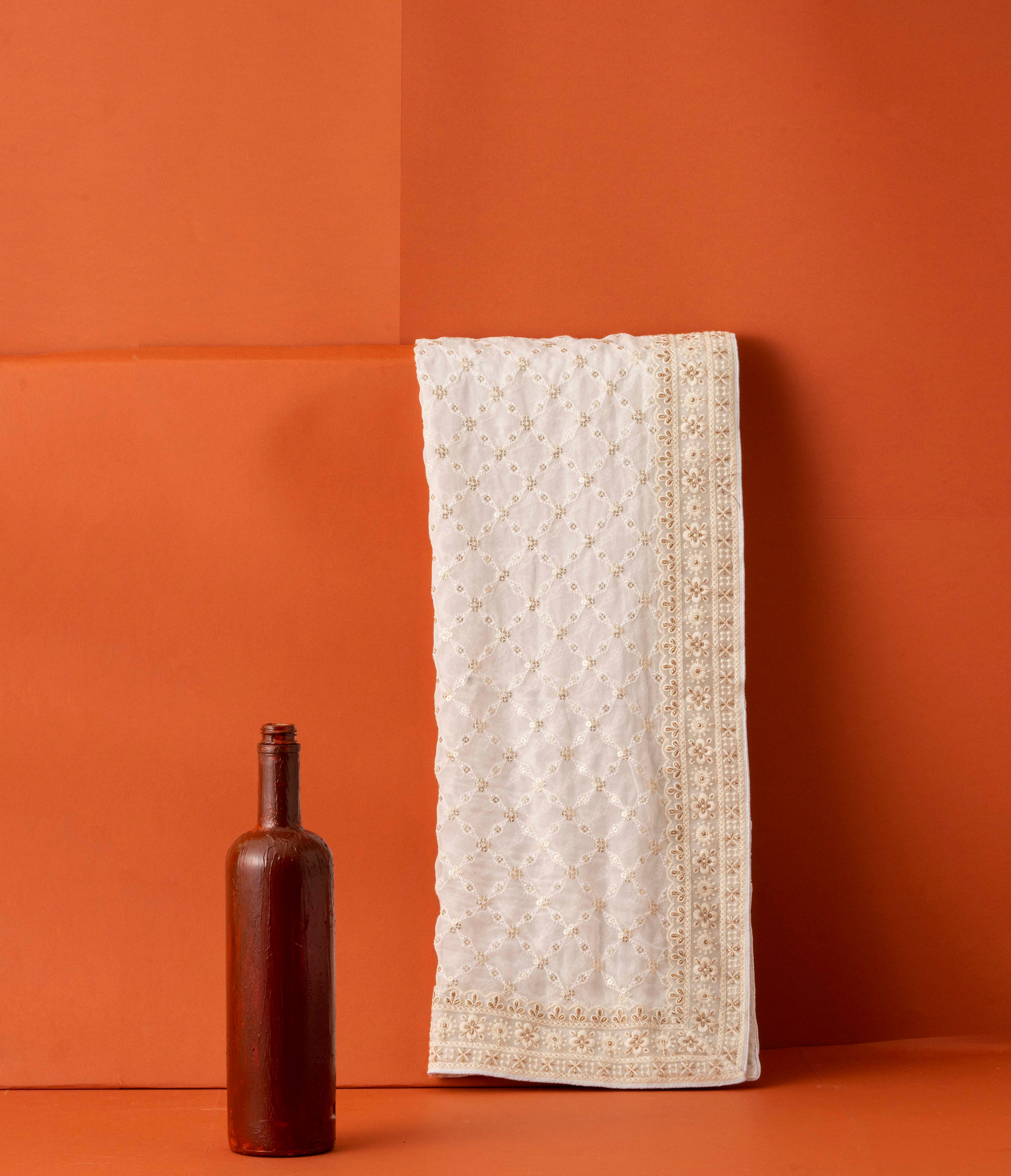 Manyavar Men Pristine White Paan Leaf Motif Stole