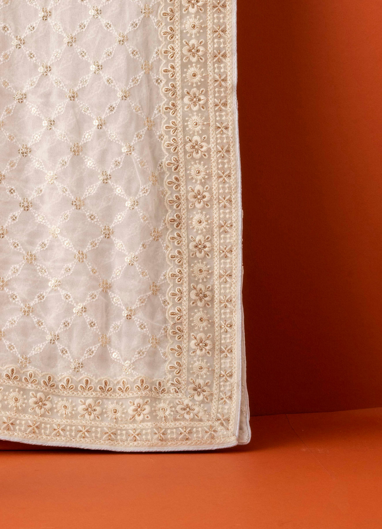 Manyavar Men Pristine White Paan Leaf Motif Stole