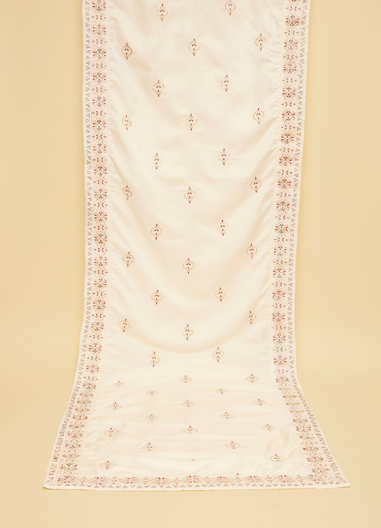 Manyavar Men Pristine White Paan Leaf Motif Stole