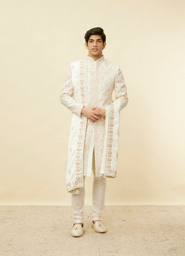 alt message - Manyavar Men Pristine White Paan Leaf Motif Stole image number 1