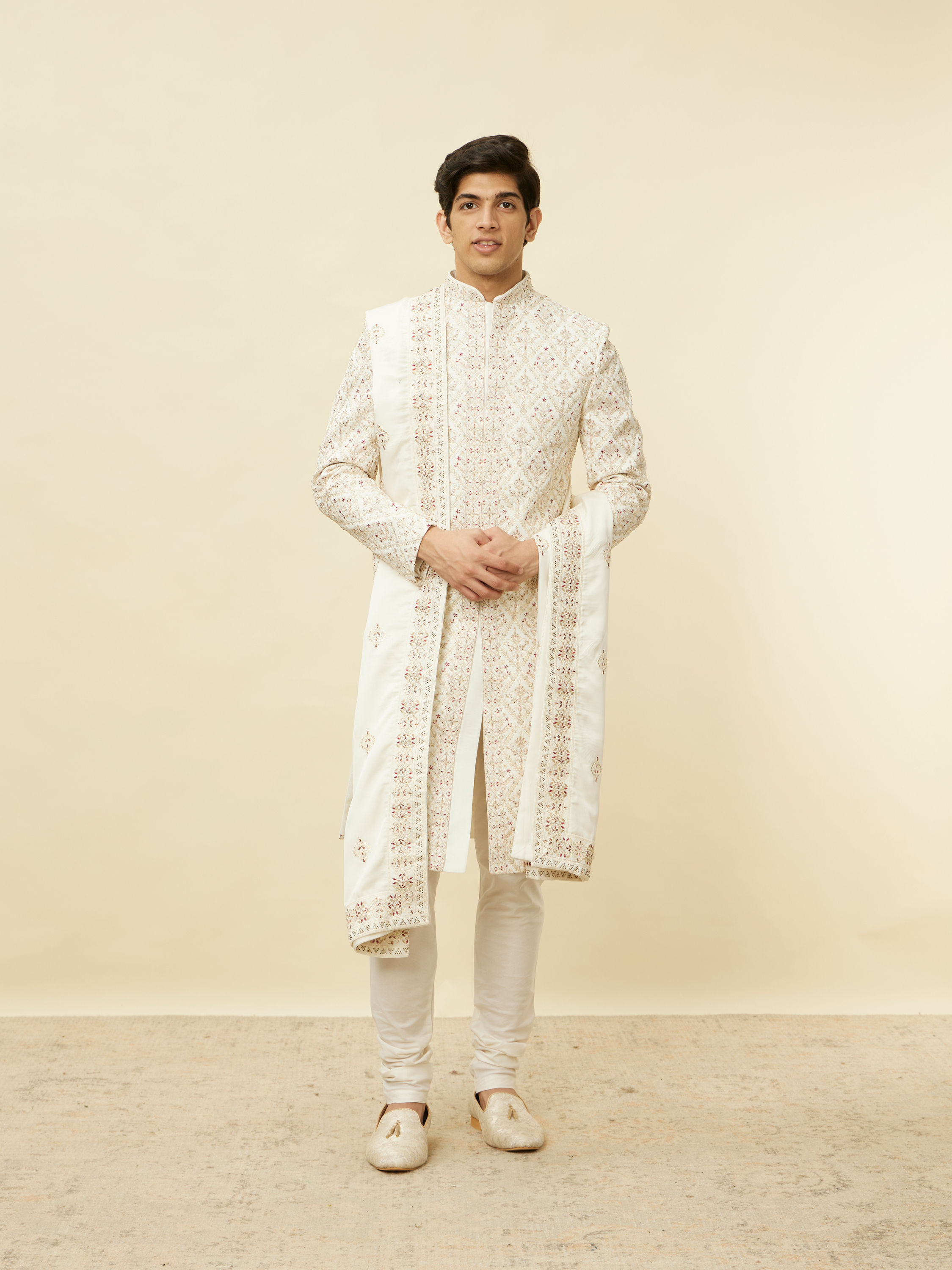 Manyavar Men Pristine White Paan Leaf Motif Stole