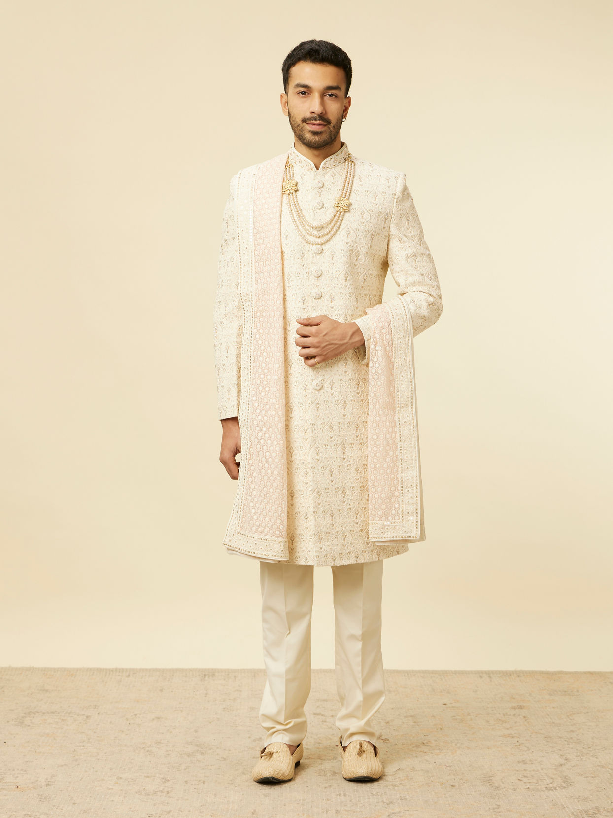 alt message - Manyavar Men Pink Self Embroidered Stole image number 2