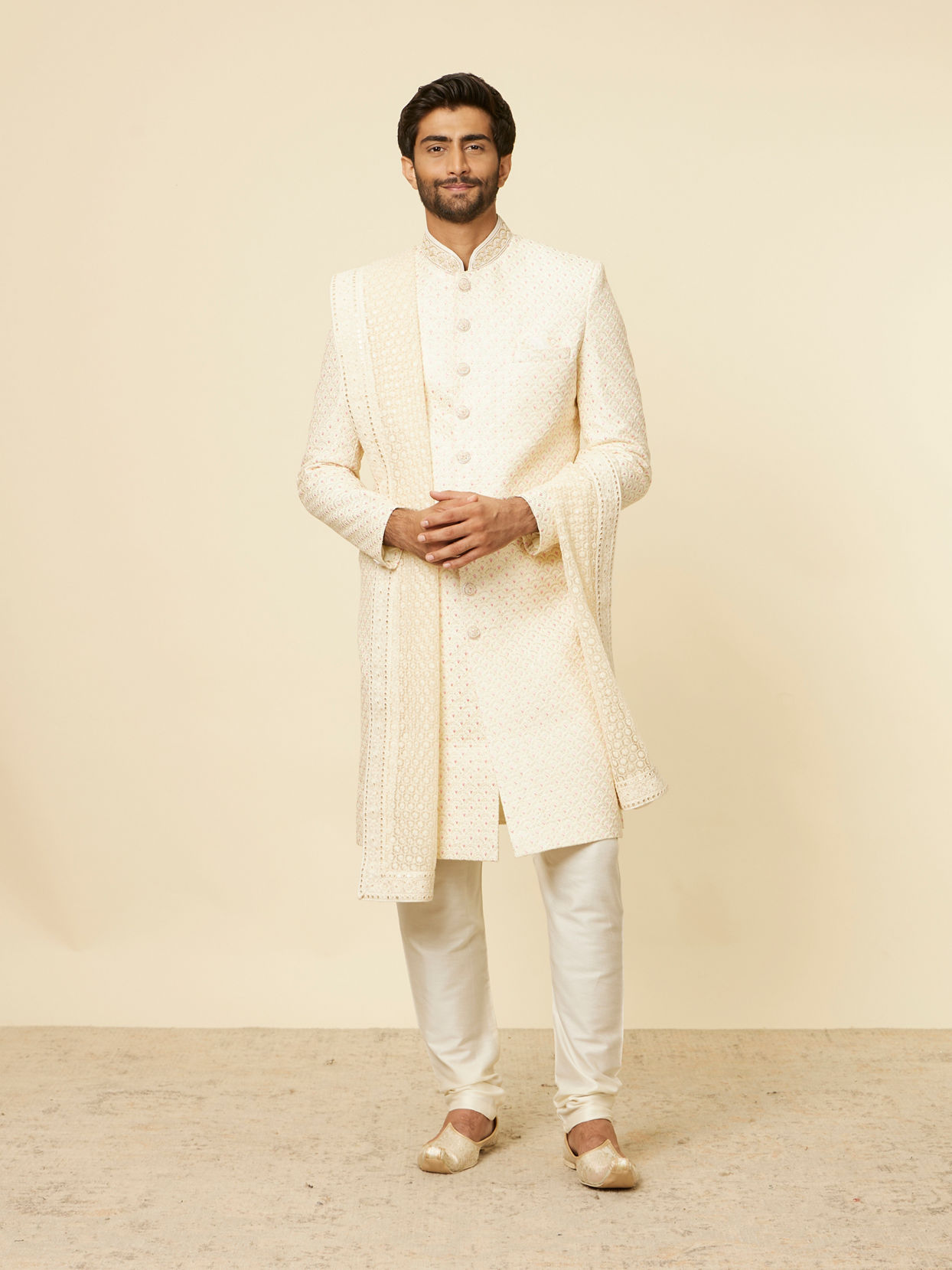 alt message - Manyavar Men Cream Self Patterned Sequined Dupatta image number 2