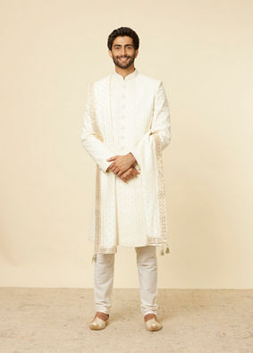 alt message - Manyavar Men Cream Flower Patterned Sequined Dupatta image number 2