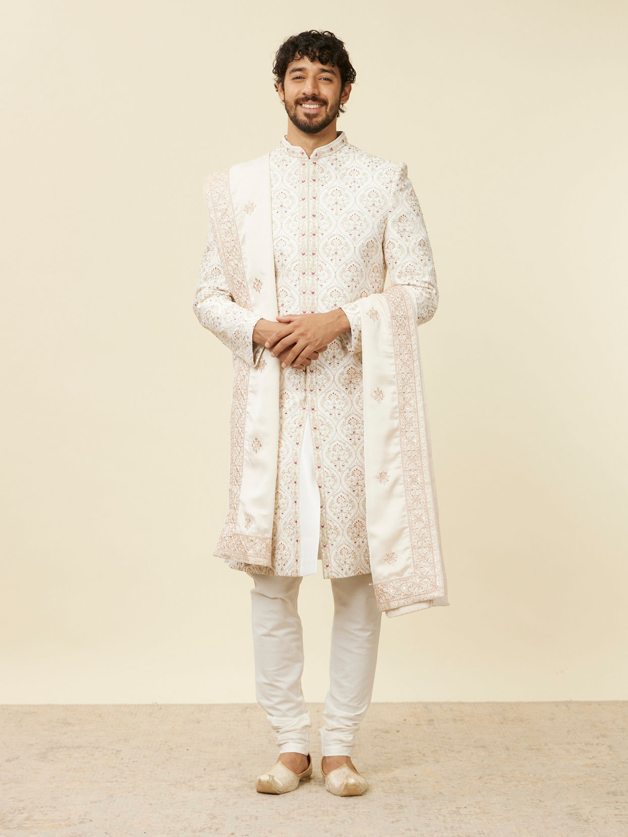 alt message - Manyavar Men Beige Sequin Satin Dupatta image number 2