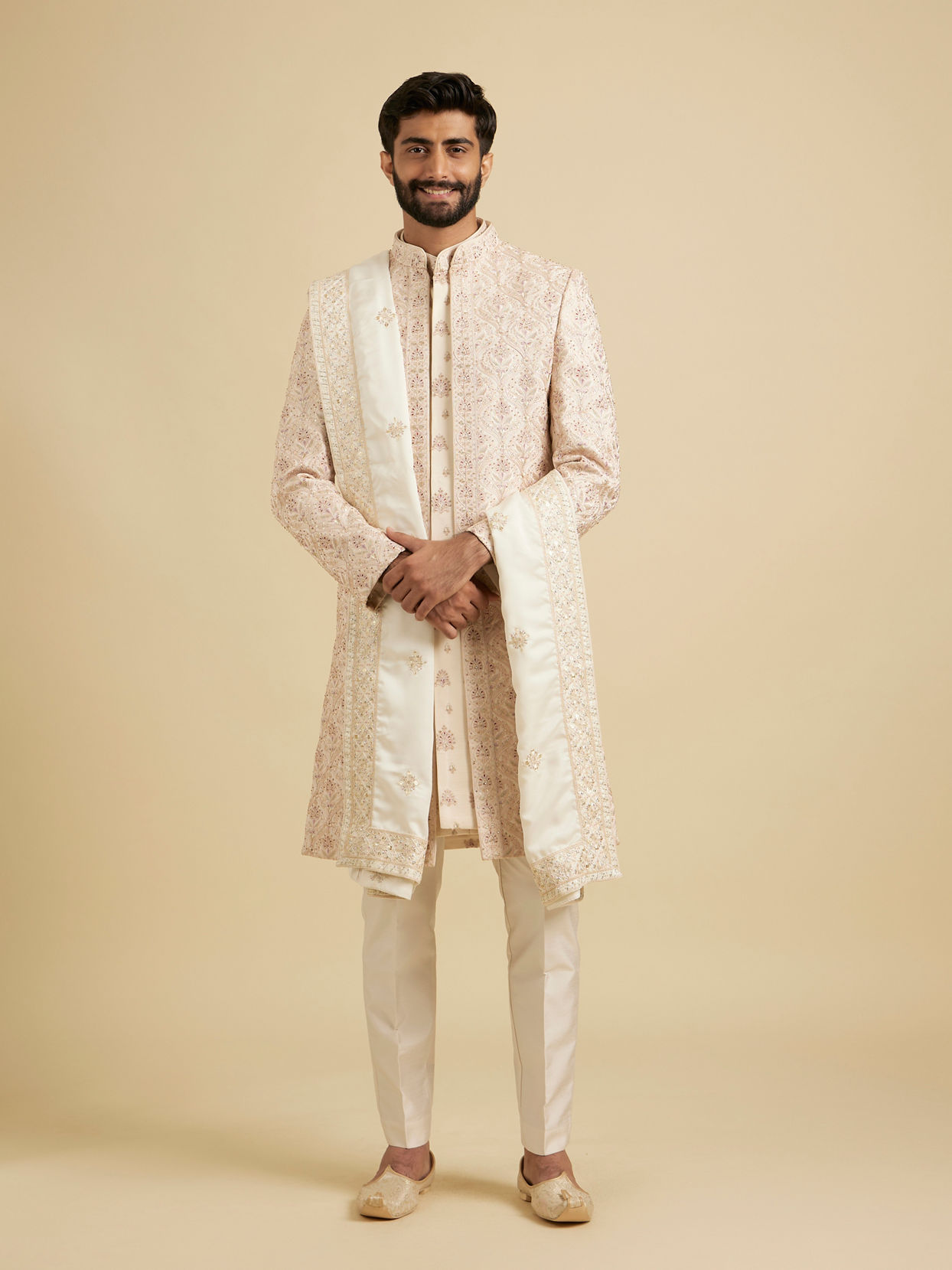 Manyavar Men Warm White Regal Satin Dupatta image number 2