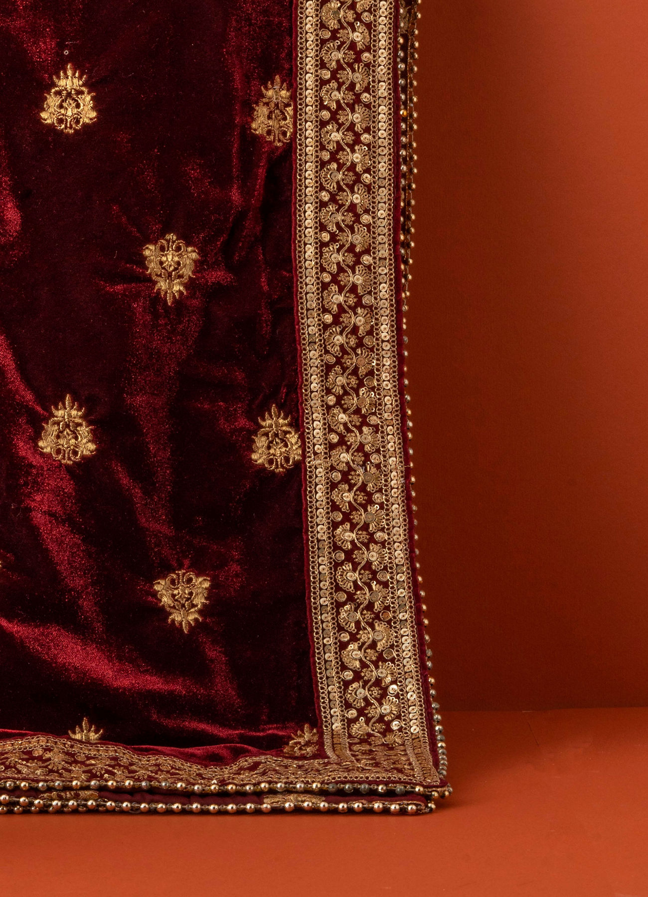 Manyavar Men Maroon Mellifluous Velvet Dupatta