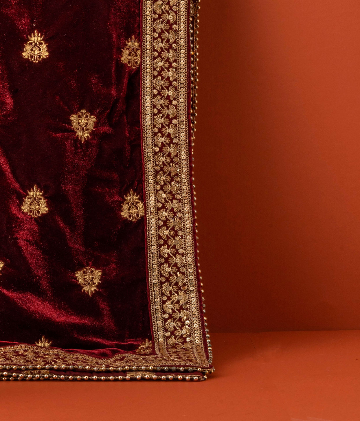 Manyavar Men Maroon Mellifluous Velvet Dupatta