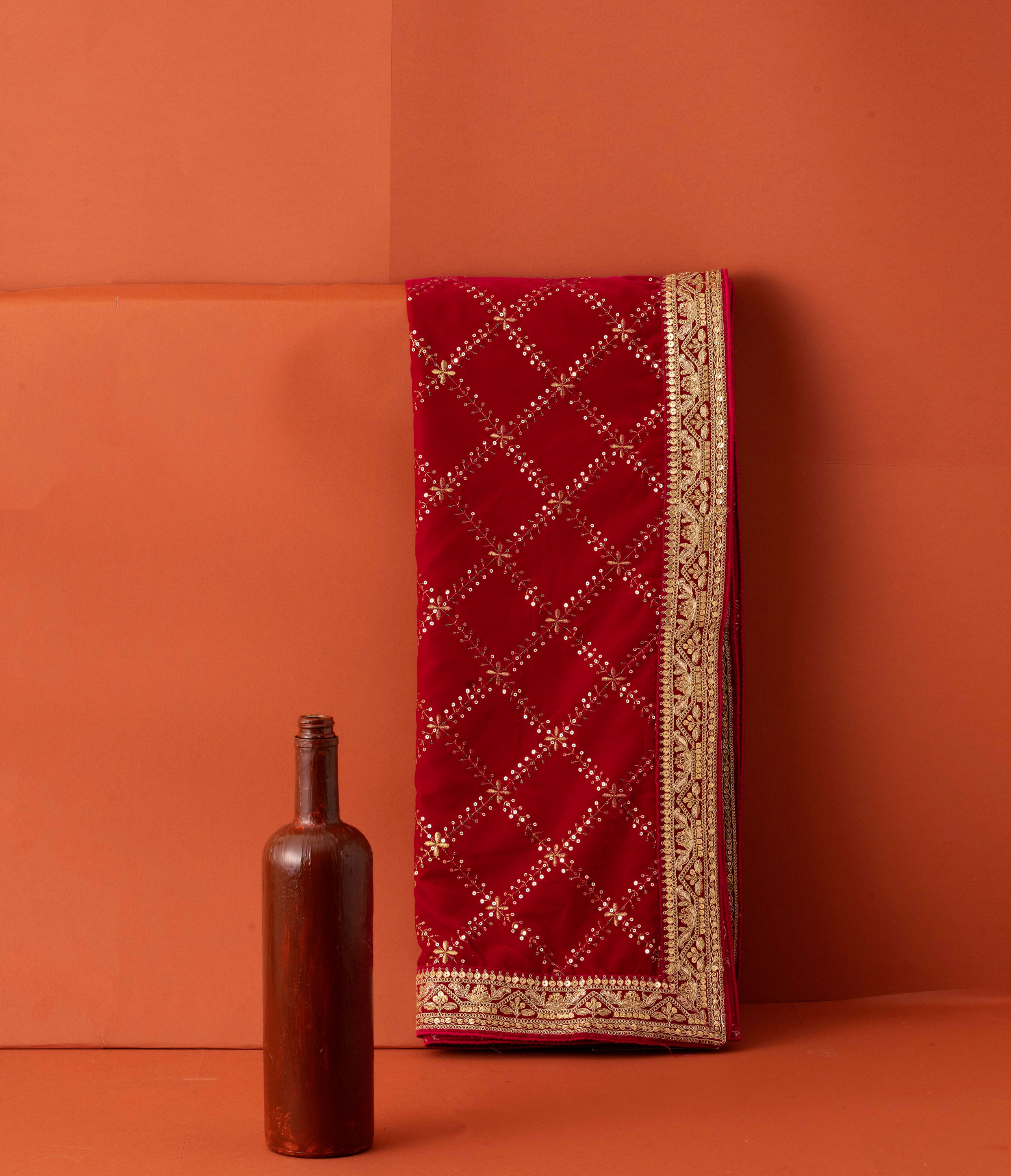 Manyavar Men Rani Velvet Dupatta