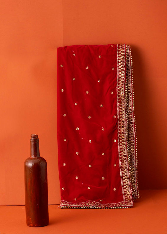 Manyavar Men Gleaming Rani Pink Velvet Dupatta