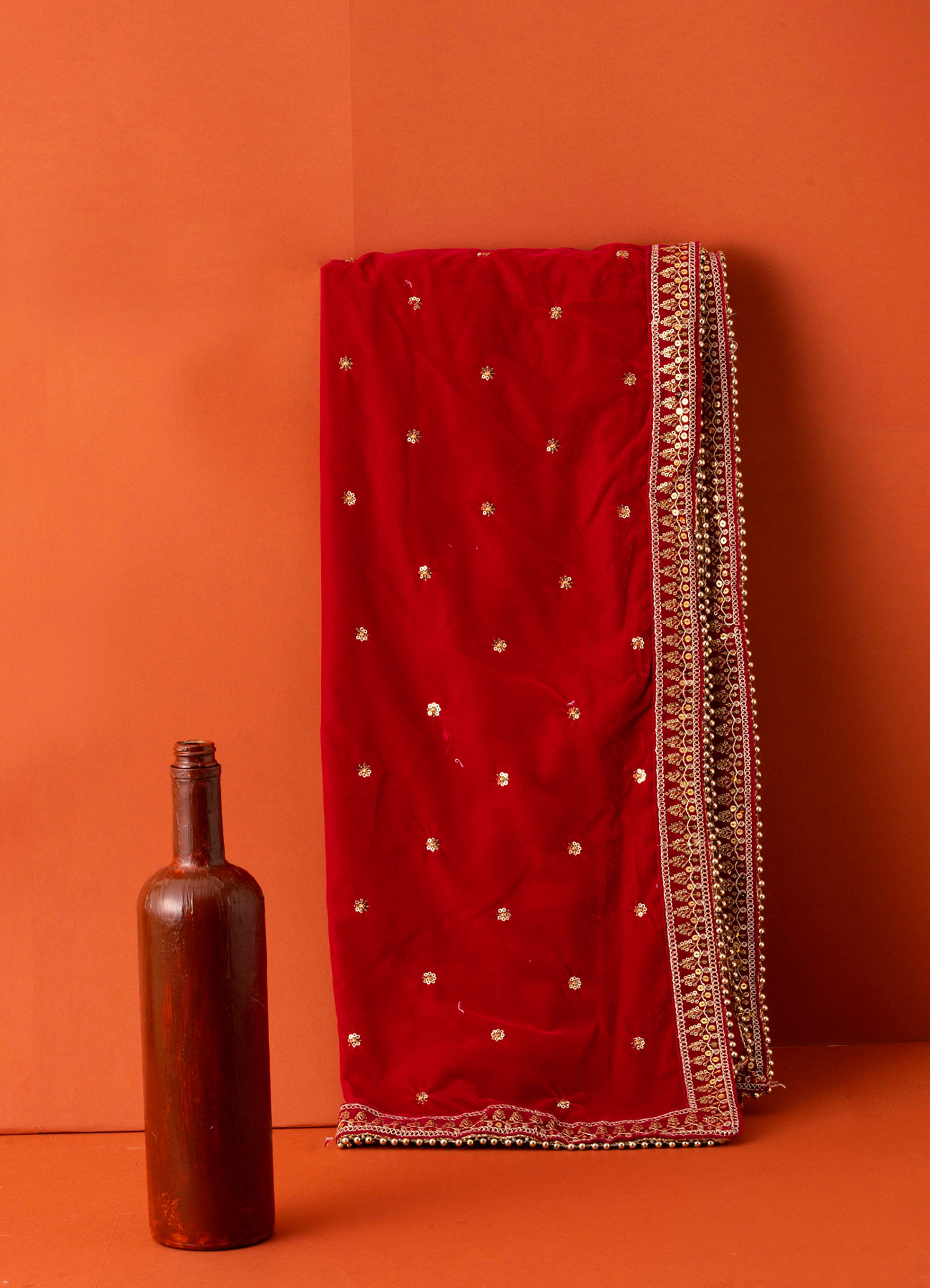 Manyavar Men Gleaming Rani Pink Velvet Dupatta