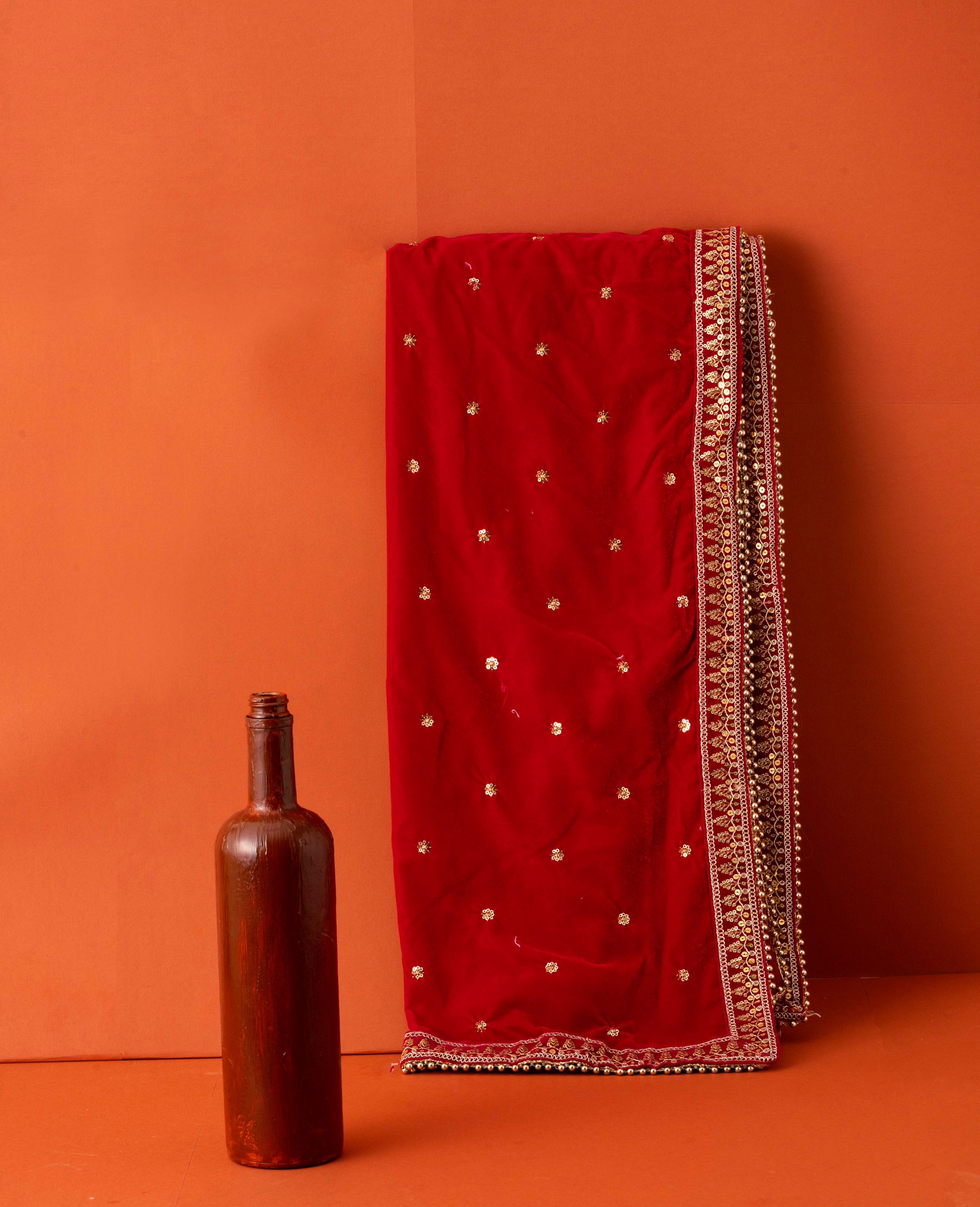 Manyavar Men Gleaming Rani Pink Velvet Dupatta