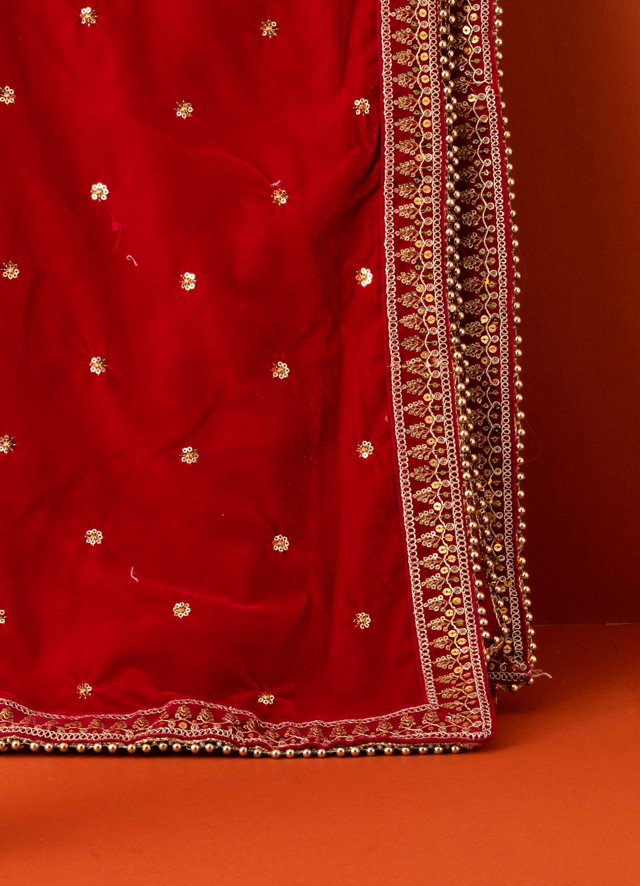 Manyavar Men Gleaming Rani Pink Velvet Dupatta