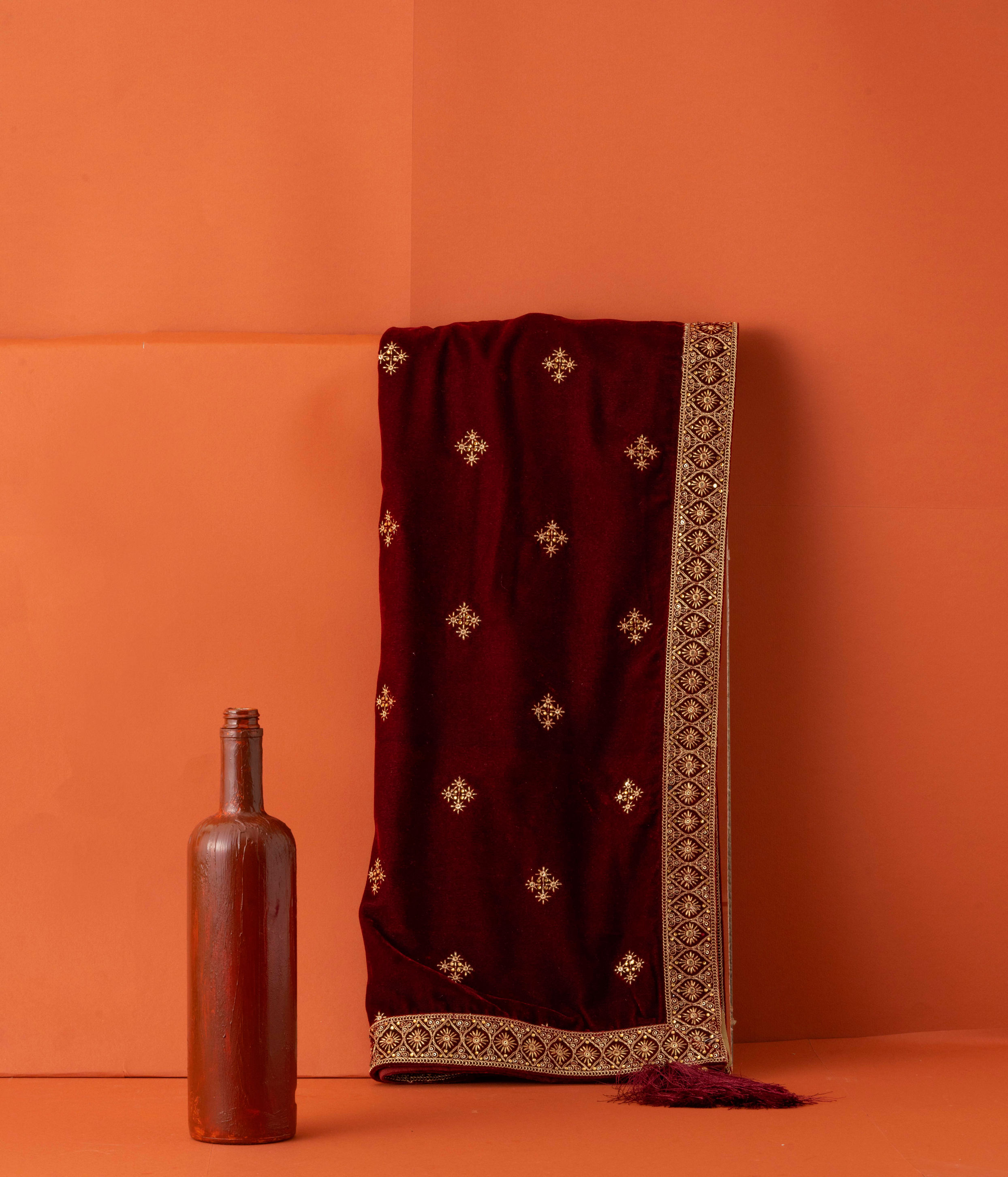 Manyavar Men Maroon Velvet Dupatta