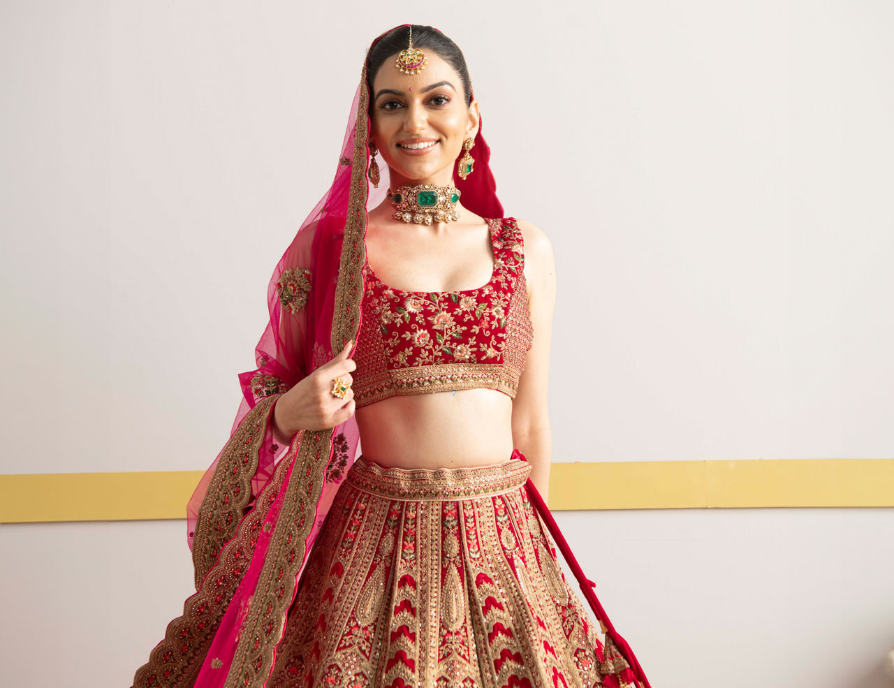 Reception Outfits as Per Your Body Type: A Guide for Indian Brides - Clovia  Blog