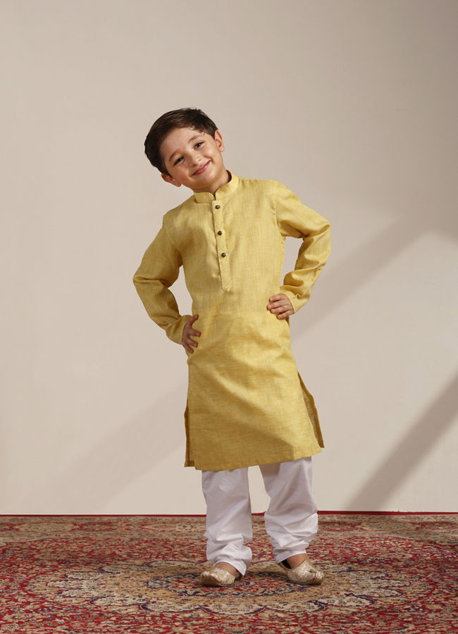 alt message - Manyavar Boys Boys Illuminating Yellow Kurta Set image number 2