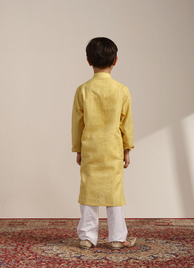 alt message - Manyavar Boys Boys Illuminating Yellow Kurta Set image number 5