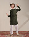 Boys Summer Green Self Patterned Kurta Set image number 2