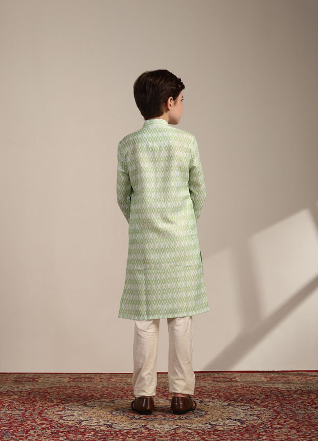 Boys Pistachio Green Criss Cross Patterned Kurta Set image number 4