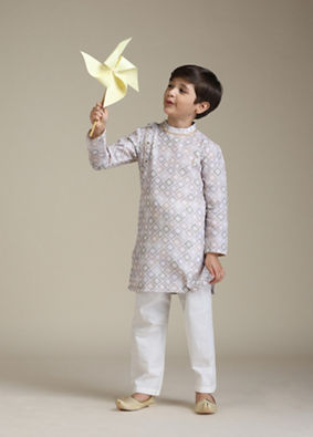 alt message - Manyavar Boys Boys Warm White Square Print Angrakha Kurta Set image number 2