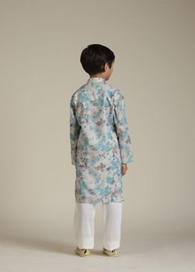 alt message - Manyavar Boys Boys Aqua Green Floral Printed Kurta Set image number 5