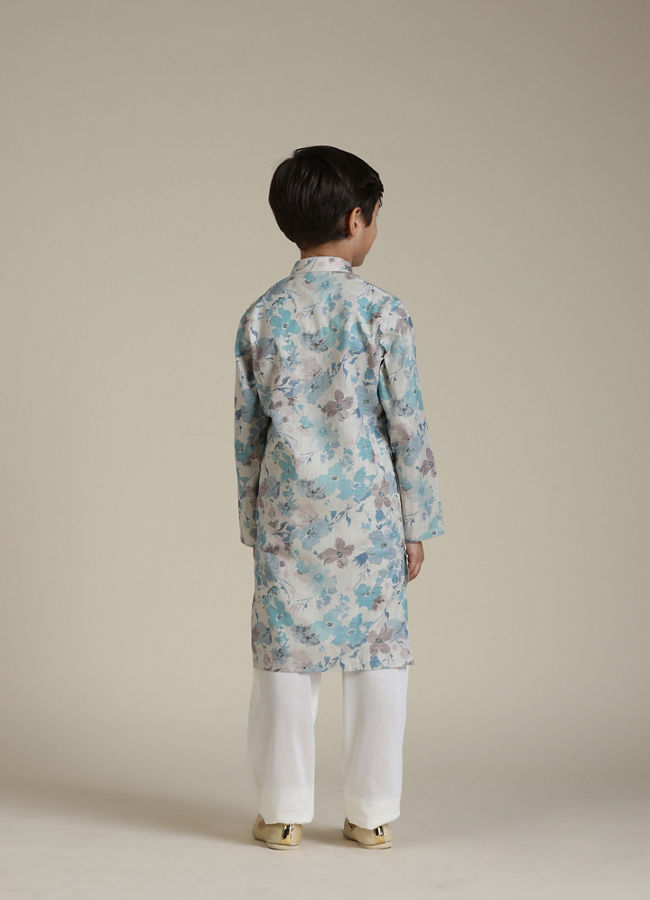 alt message - Manyavar Boys Boys Aqua Green Floral Printed Kurta Set image number 5