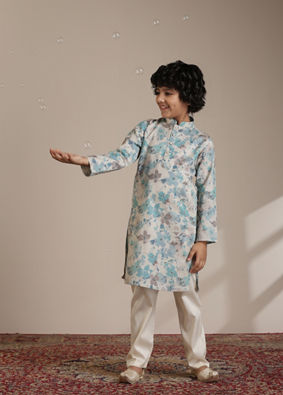 alt message - Manyavar Boys Boys Aqua Green Floral Printed Kurta Set image number 2