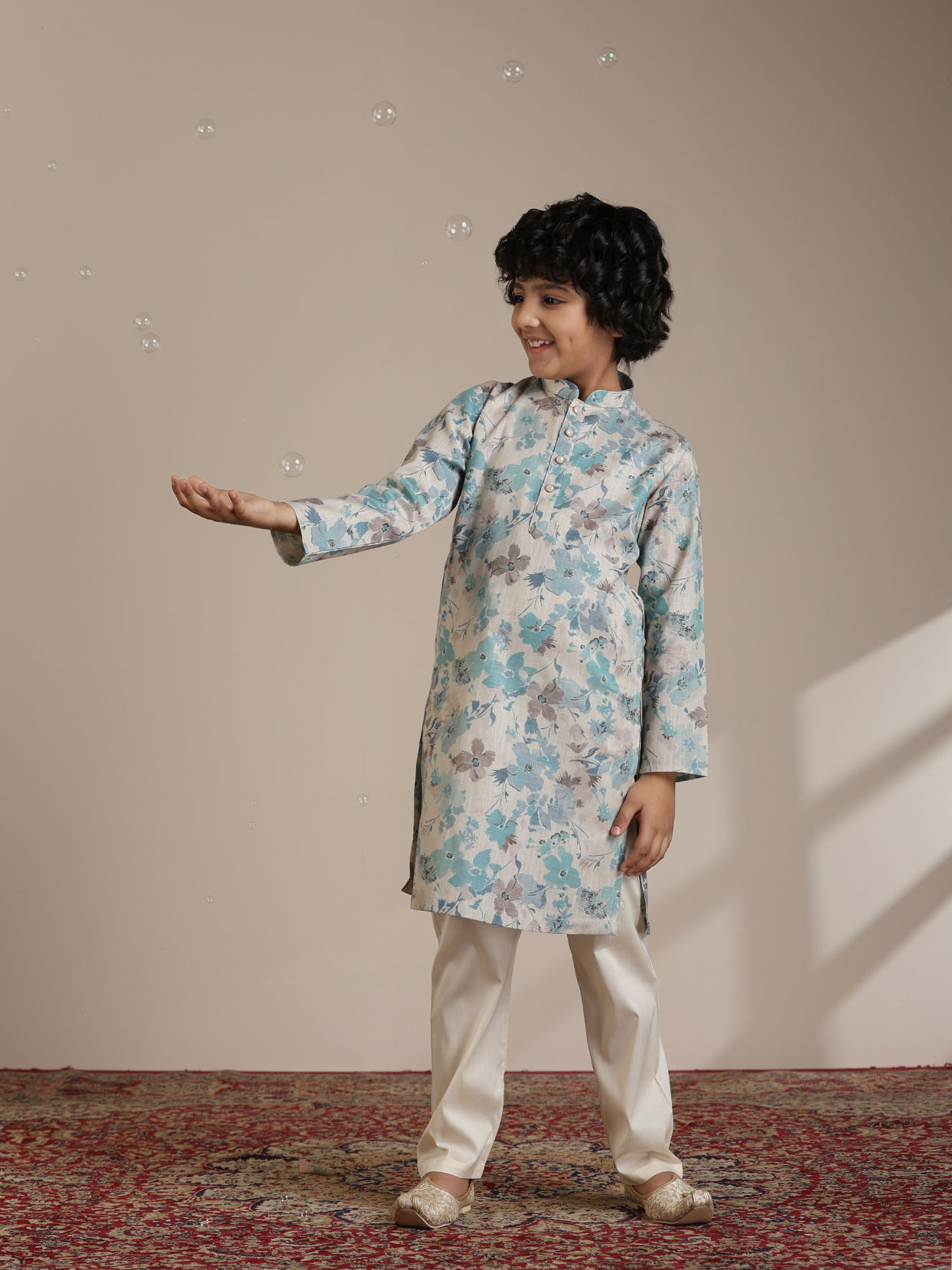 alt message - Manyavar Boys Boys Aqua Green Floral Printed Kurta Set image number 2