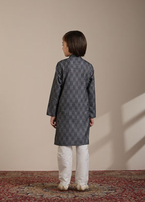 alt message - Manyavar Boys Boys Dark Blue Medallion Jaal Patterned Kurta set image number 5