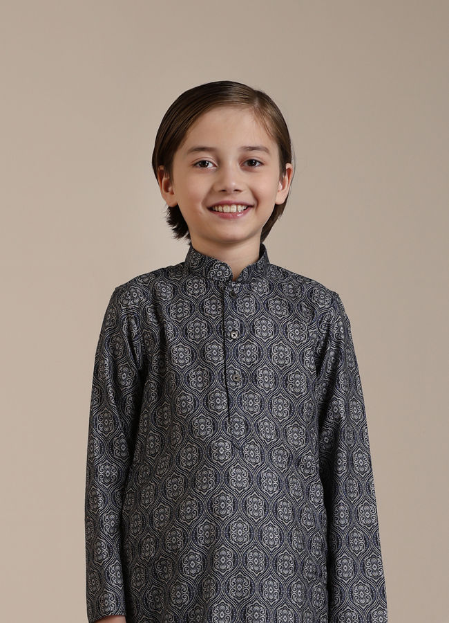 alt message - Manyavar Boys Boys Dark Blue Medallion Jaal Patterned Kurta set image number 0