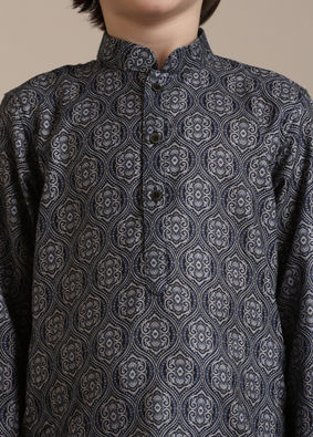 alt message - Manyavar Boys Boys Dark Blue Medallion Jaal Patterned Kurta set image number 1