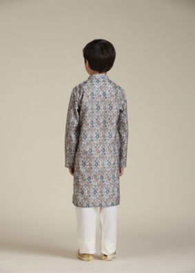 Manyavar Boys Boys Soft Beige Jaal Abstract Patterned Kurta Set image number 5