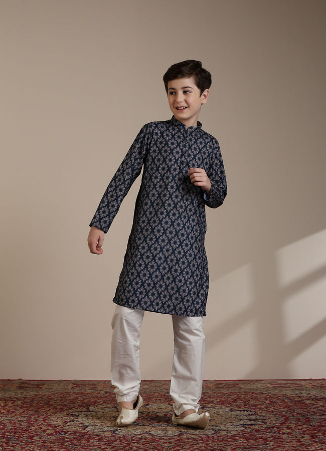 Manyavar Boys Boys Dark Blue Jaal and Medallion Patterned Kurta Set