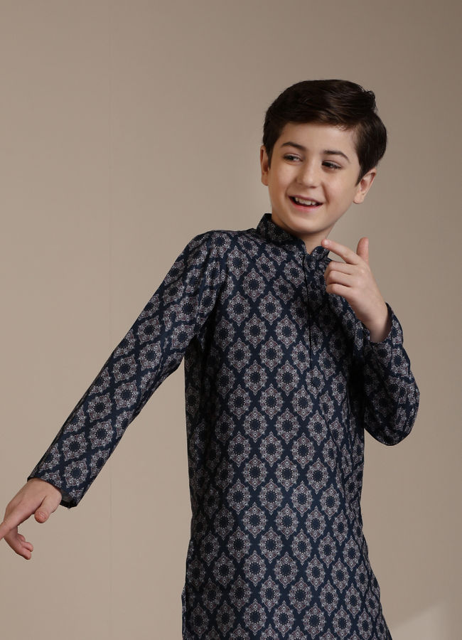 Manyavar Boys Boys Dark Blue Jaal and Medallion Patterned Kurta Set image number 0