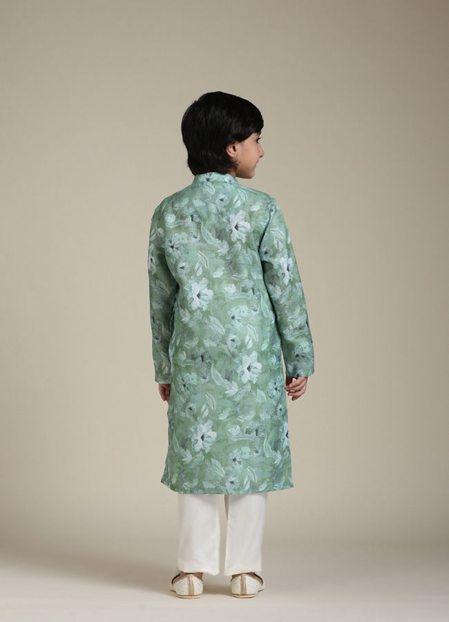 alt message - Manyavar Boys Boys Soft Green Floral Printed Kurta Set image number 5