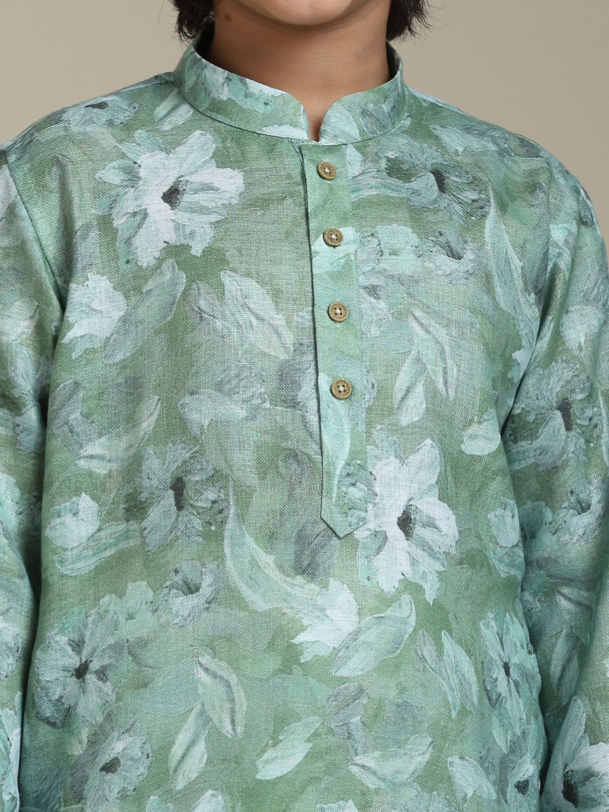 alt message - Manyavar Boys Boys Soft Green Floral Printed Kurta Set image number 1