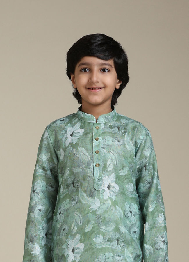 alt message - Manyavar Boys Boys Soft Green Floral Printed Kurta Set image number 0