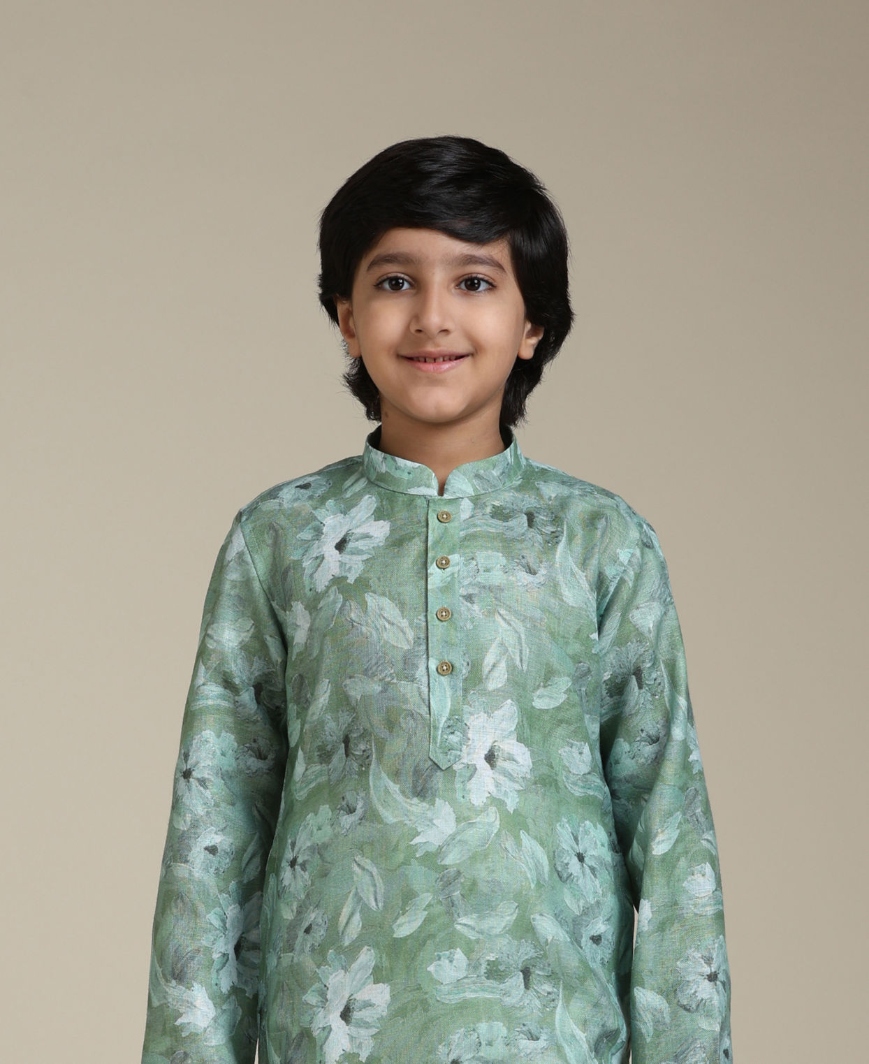 alt message - Manyavar Boys Boys Soft Green Floral Printed Kurta Set image number 0