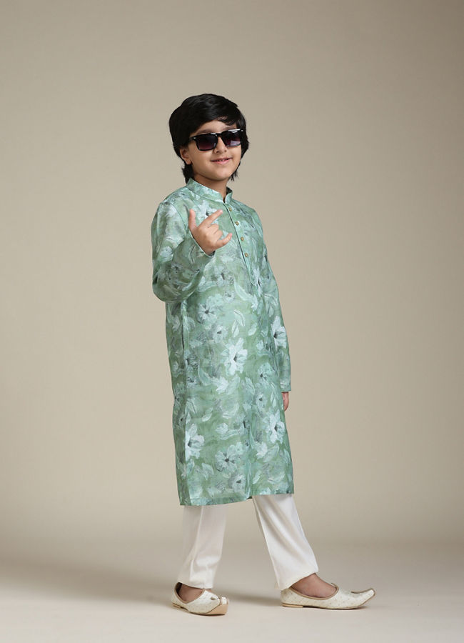 alt message - Manyavar Boys Boys Soft Green Floral Printed Kurta Set image number 2